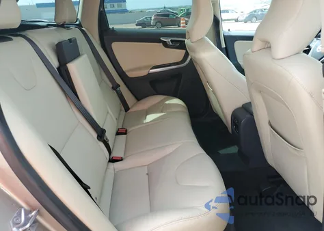 2016 Volvo Xc60 T5 Platinum из США, поврежденный, VIN YV4612RM2G2868960